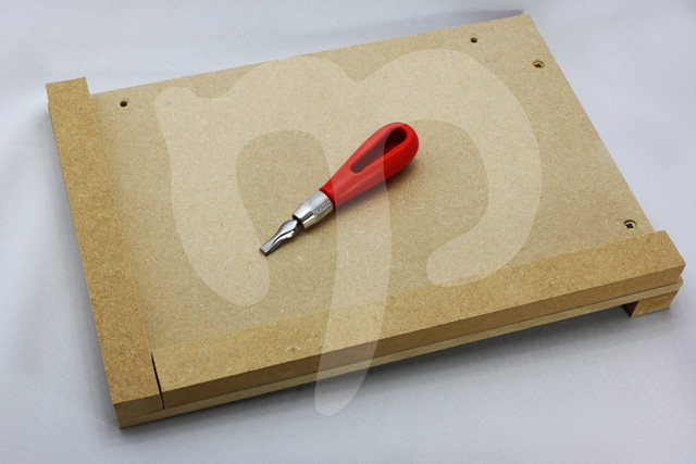 Stolnica podkładka do linorytu / 400 x 300 mm