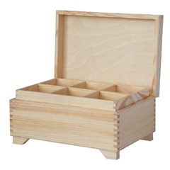 Duże drewniane pudełko z przegródkami